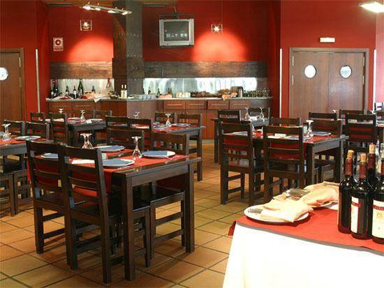 Hotel Silvota Lugo de Llanera レストラン 写真